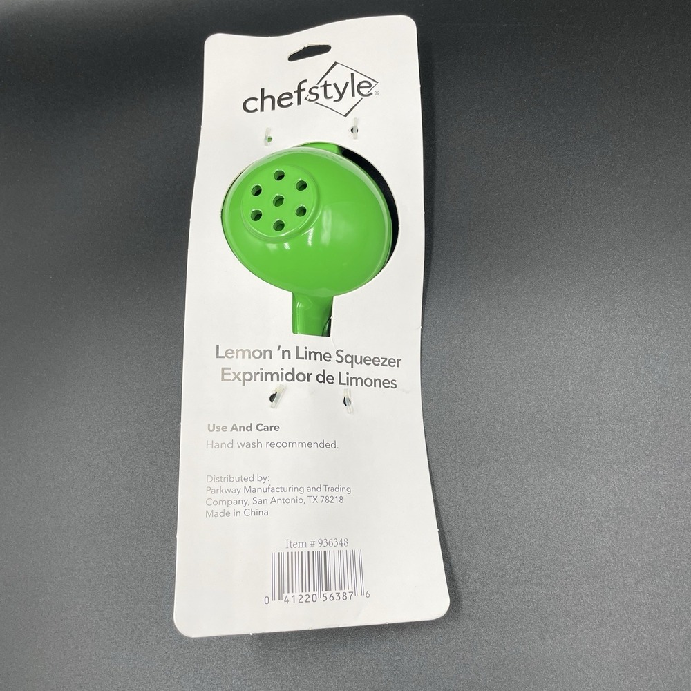 Green Citrus Squeezer - Manual Juicer- Lemons Limes- Heavy Duty Cast Aluminum - Picture 2 of 6